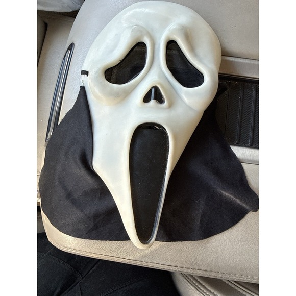 Vtg 90s Easter Unlimited Ghost Face Half Mask Scream HN Right Curved Fun‎ World